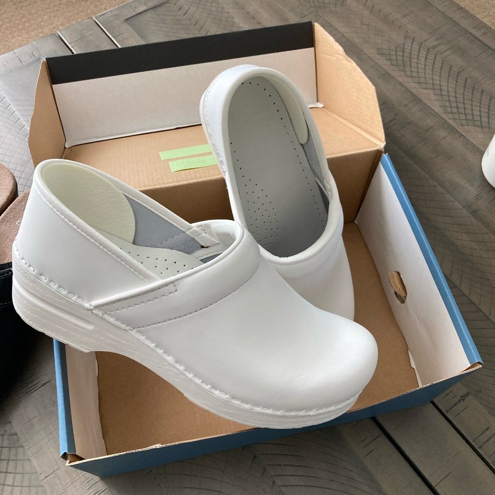Dansko Professional Box White Leather brand new